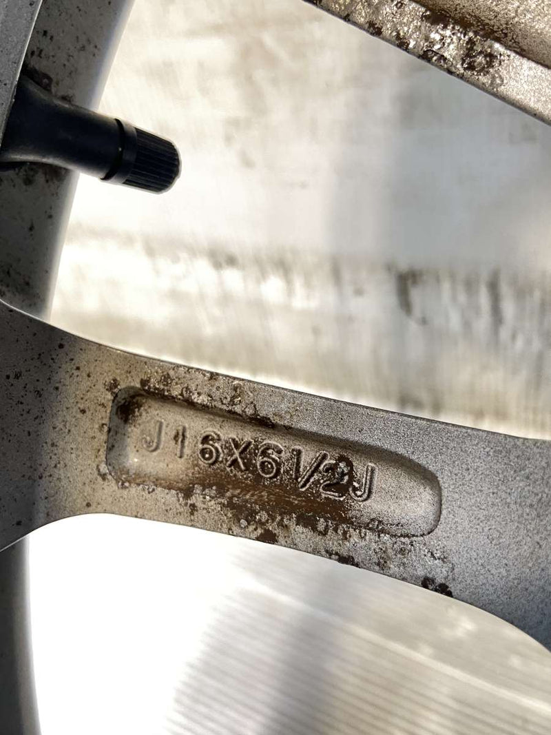 三菱純正  16x6.5J+43 114.3-4穴 本