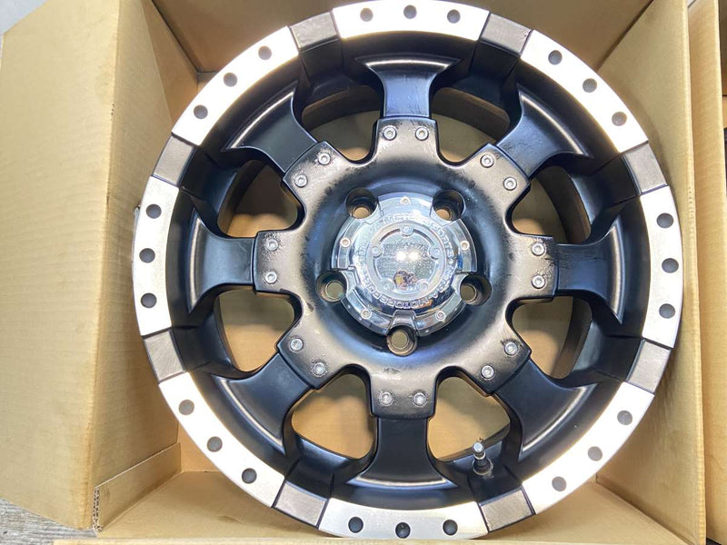 ウルトラ ゴライアス 17x8.0J+20 139.7-5穴 本