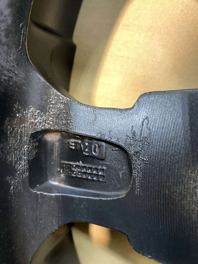 ウルトラ ゴライアス 17x8.0J+20 139.7-5穴 本