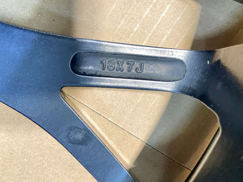 WEDS LEONIS 18x7.0J+47 114.3-5穴 本