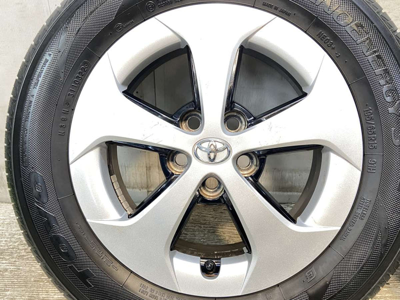 トーヨータイヤ ナノエナジー3 PLUS 195/65R15  /トヨタ純正  6.0J+45 100-5穴 4本