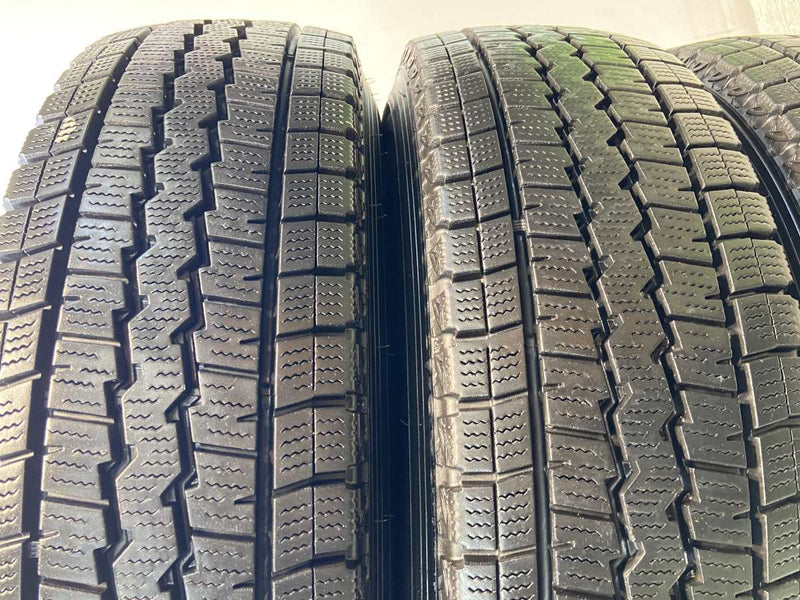 ダンロップ ウィンターマックス SV01 195/80R15 107/105 LT /トヨタ純正 6.0J+ 139.7-6穴 4本 –  タイヤ・ホイールカンパニー