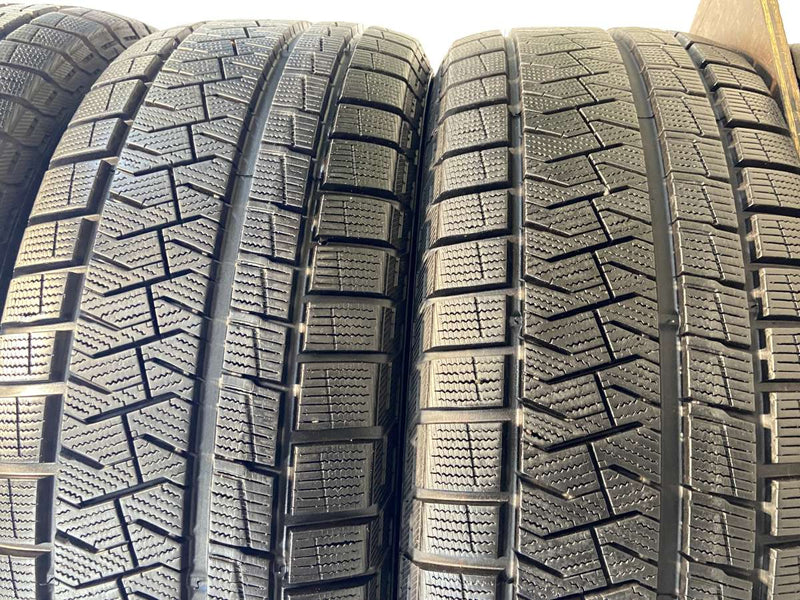 ピレリ アイスアシンメトリコPLUS 215/60R16  4本