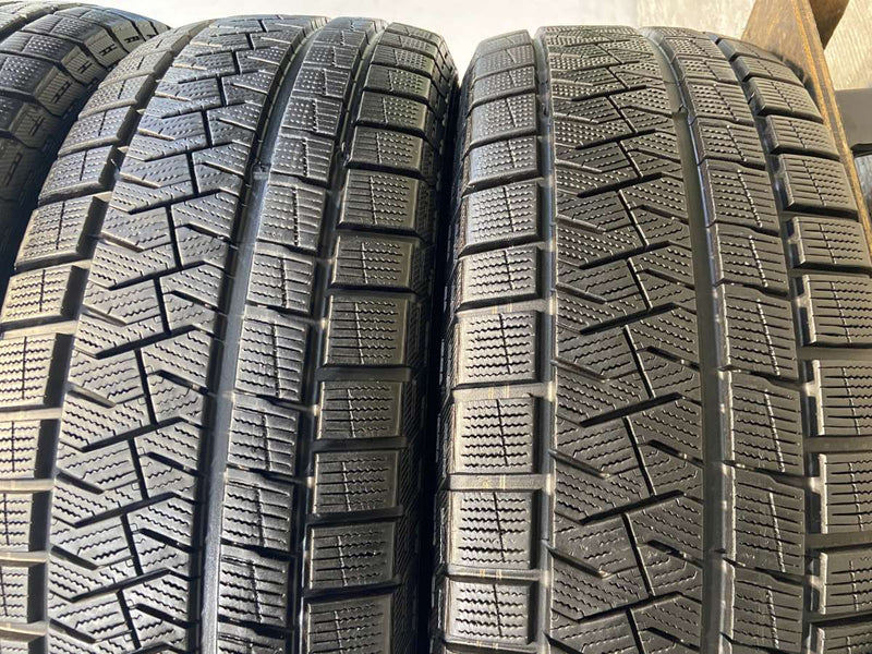 ピレリ アイスアシンメトリコPLUS 215/65R16  4本