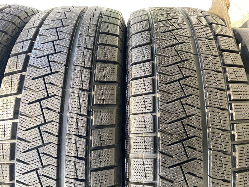 ピレリ アイスアシンメトリコPLUS 215/65R16  4本