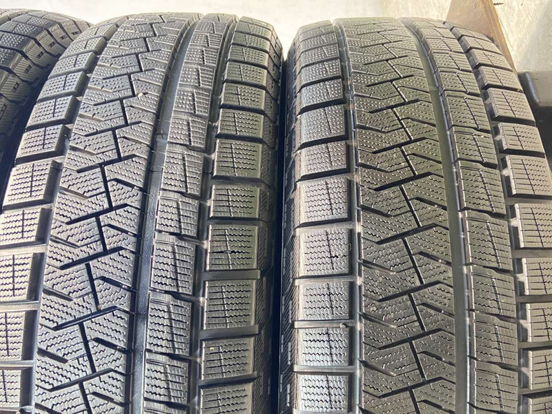 ピレリ アイスアシンメトリコ PLUS 225/65R17  4本