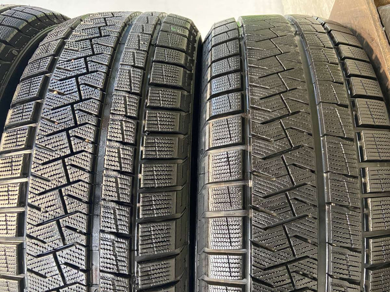 ピレリ アイスアシンメトリコPLUS 215/60R17  4本