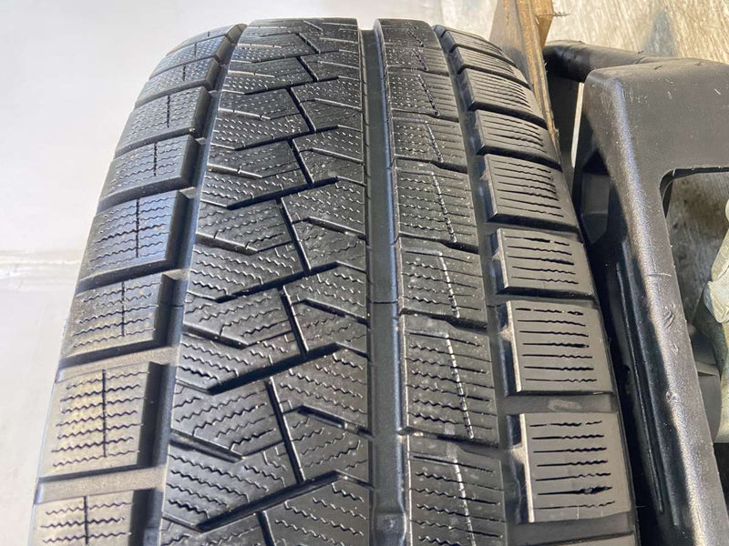 ピレリ アイスアシンメトリコPlus 225/65R17  1本