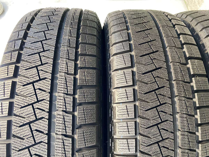 ピレリ アイスアシンメトリコ PLUS 225/60R17  /トヨタ純正  6.5J+33 114.3-5穴 4本