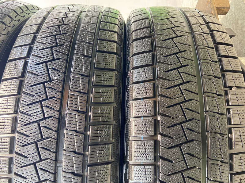 ピレリ アイスアシンメトリコ 225/60R18  4本