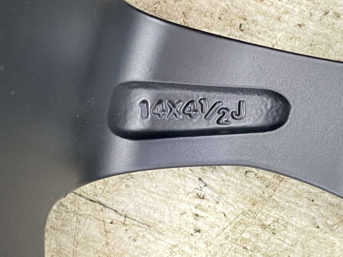 ブリヂストン バルミナ 14x4.5J+45 100-4穴 本 – タイヤ・ホイール