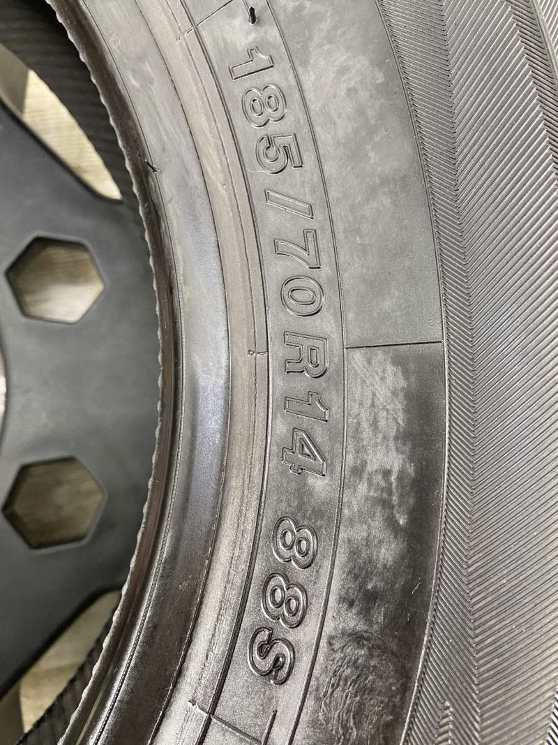 ヨコハマ ブルーアース RV-01 185/70R14