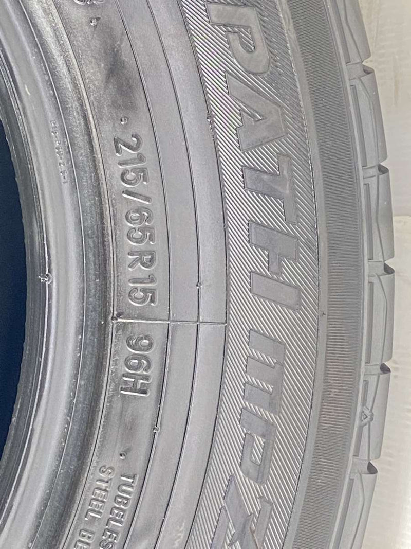 トーヨータイヤ トランパス mpZ 215/65R15