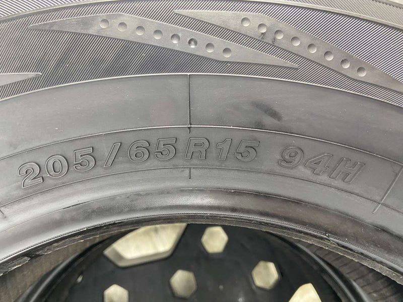 ヨコハマ ブルーアース RV-02 205/65R15  2本