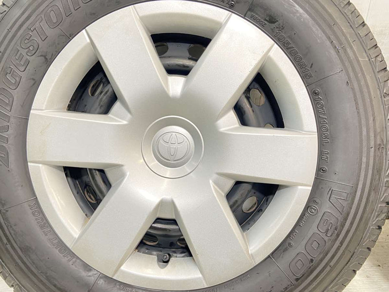 ブリヂストン V600 195/80R15 107/105LT /トヨタ純正 6.0J+ 139.7-6穴