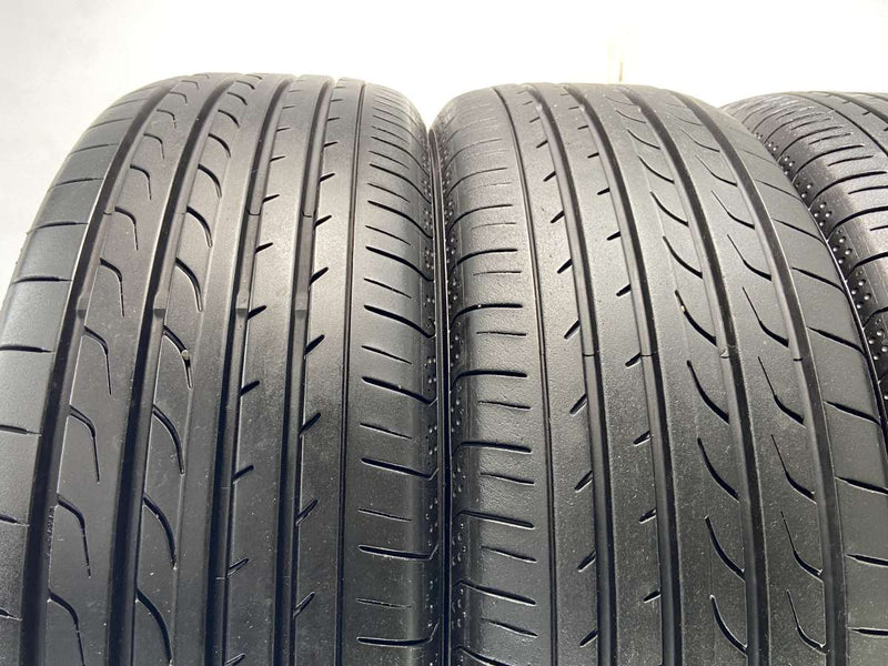 ヨコハマ ブルーアース RV-02 215/65R16  4本