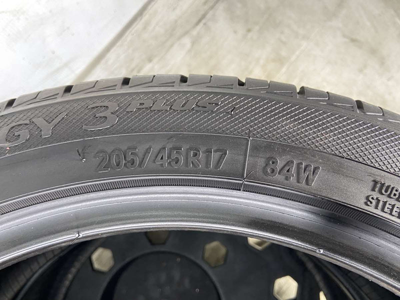 トーヨータイヤ ナノエナジー3 plus 205/45R17  2本