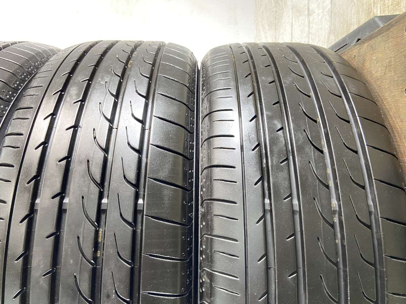 ヨコハマ ブルーアース RV-02 215/60R17  4本