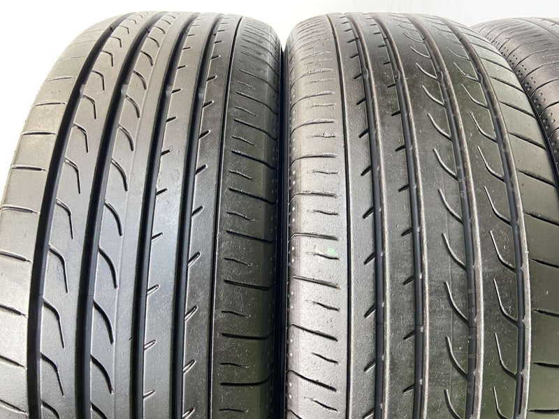 ヨコハマ ブルーアース RV-02 215/60R17  4本