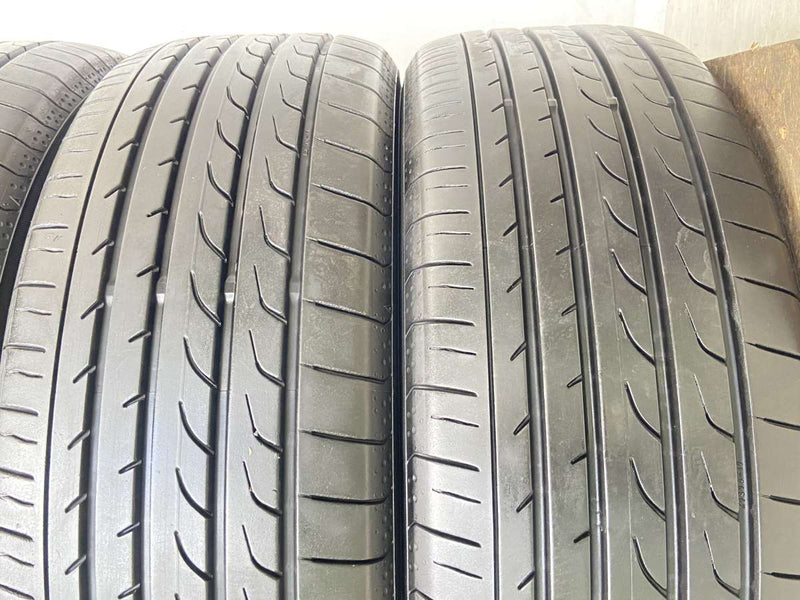 ヨコハマ ブルーアース RV-02 215/60R17  4本