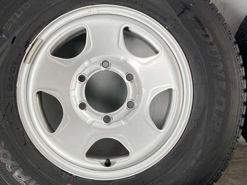 ダンロップ SV01 195/80R15 107/105 /　  6.0J+ 139.7-6穴 4本