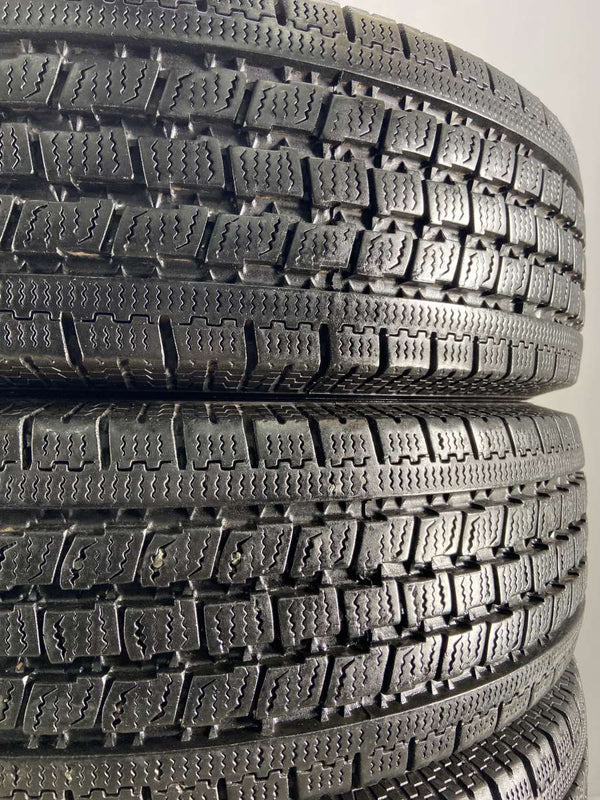 トーヨータイヤ デルベックス M934 195/80R15 107/105