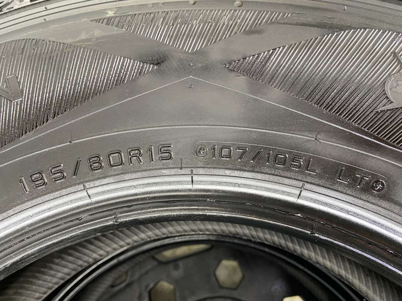 ダンロップ ウィンターマックス SV01 195/80R15 107/105 L LT 2本