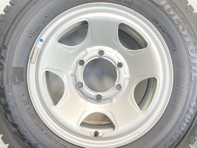 ブリヂストン ブリザック VL1 195/80R15 107/105 LT / 6.0J+ 139.7-6穴 