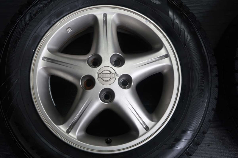 トーヨータイヤ ウィンタートランパスTX 215/65R16 /日産純正  16x6.5 45 114.3-5穴