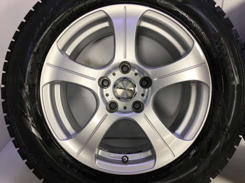 ピレリ アイスアシンメトリコ 205/65R16 /ネクスタ 16x6.5 40 114.3-5穴