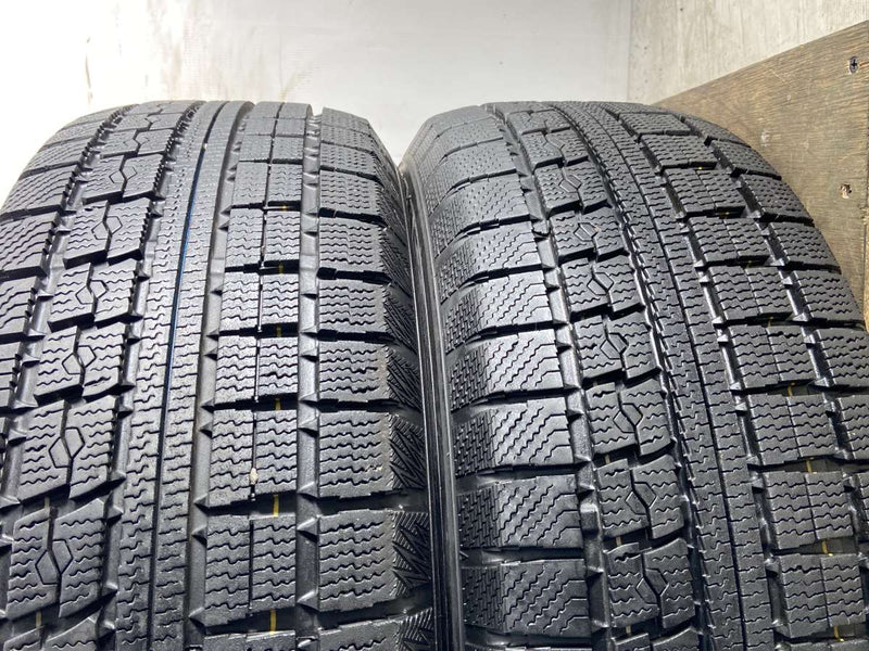 トーヨータイヤ ウィンタートランパス Mk4α 215/60R16  2本