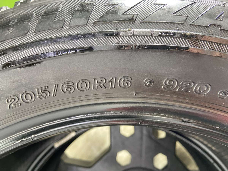 ブリヂストン ブリザック VRX 205/60R16  2本