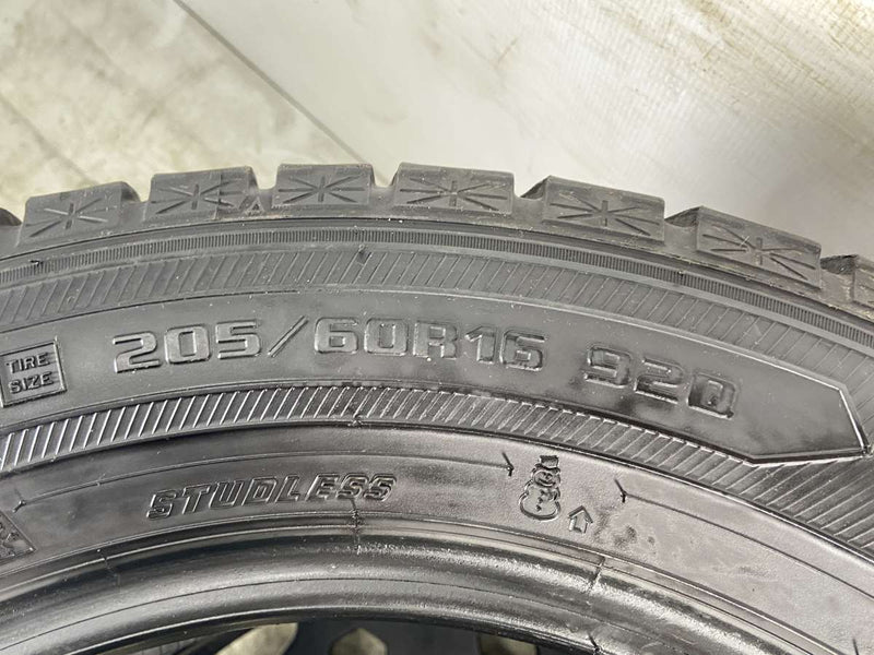 グッドイヤー アイスナビ 6 205/60R16  2本