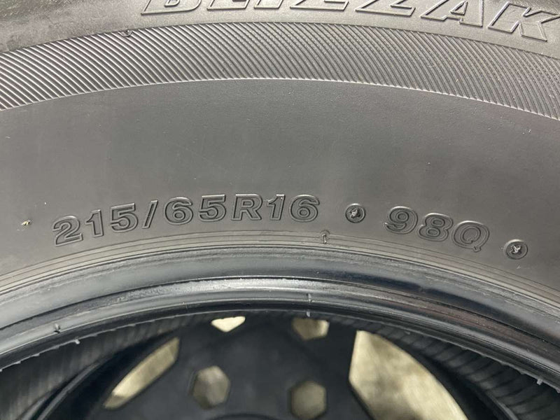 ブリヂストン ブリザック VRX 215/65R16  2本
