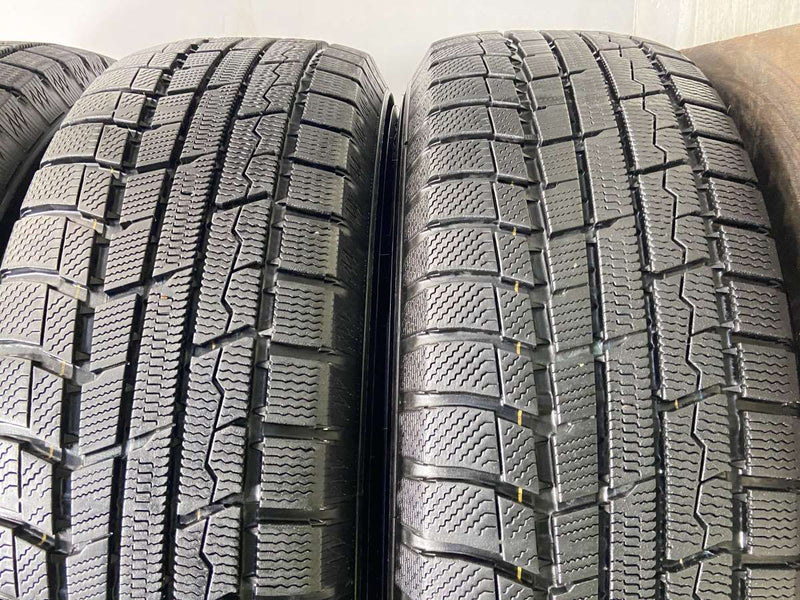 トーヨータイヤ ウィンタートランパス TX 215/70R16 /三菱純正 M