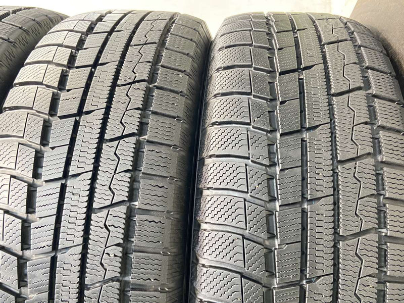 トーヨータイヤ ウィンタートランパス TX 215/65R16  4本