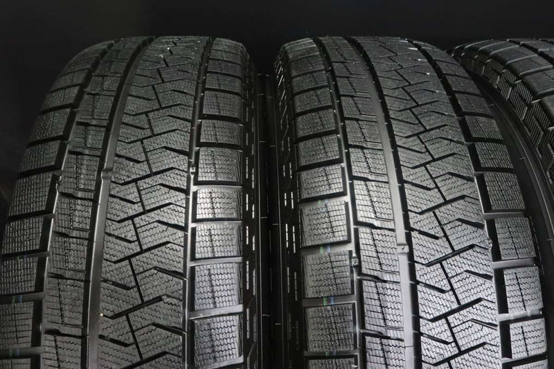 ピレリ アイスアシンメトリコ 225/65R17 /WEDS VELVA KEVIN 17x7.0 47 114.3-5穴