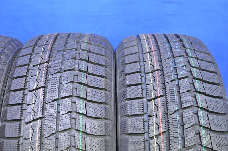 トーヨータイヤ ウィンタートランパス TX 215/55R17