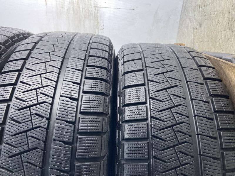 ピレリ ICE ASIMMETRICO 225/55R17  /　  7.0J+45 114.3-5穴 4本