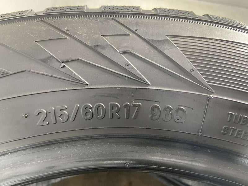 トーヨータイヤ ウィンタートランパス TX 215/60R17  2本